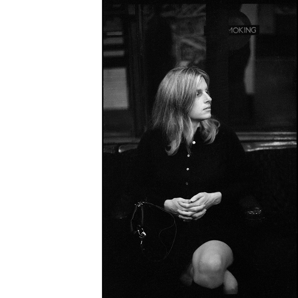 Black and white photograph of Linda McCartney on the Bakerloo line in 1969.